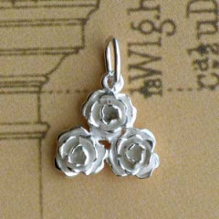 Pendentif 3 ROSES Triangle Argent Z13           