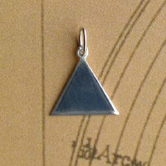 Triangle Argent PLEIN PM Z42                      