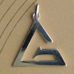 G Argent EN Triangle MM Z28                       
