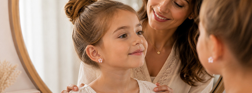 À quel âge percer les oreilles d'une fille ? Guide des premières boucles d'oreilles